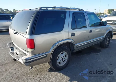 1999 Chevrolet Blazer Ls from USA, damaged, VIN 1GNDT13W1X2247449